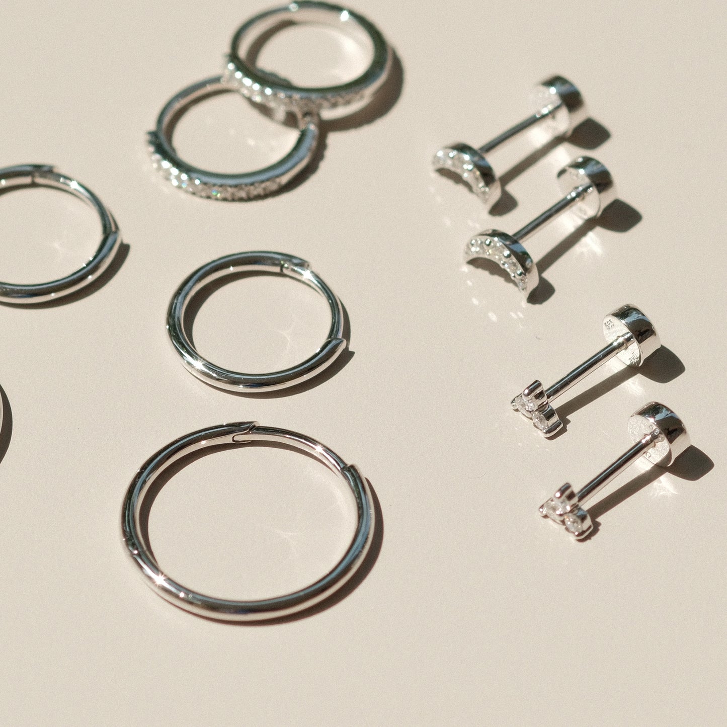 Small Seamless Huggie Hoop