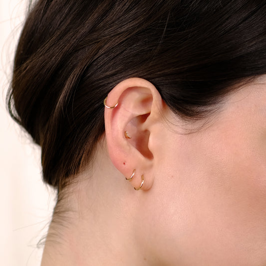 Small Seamless Huggie Hoop