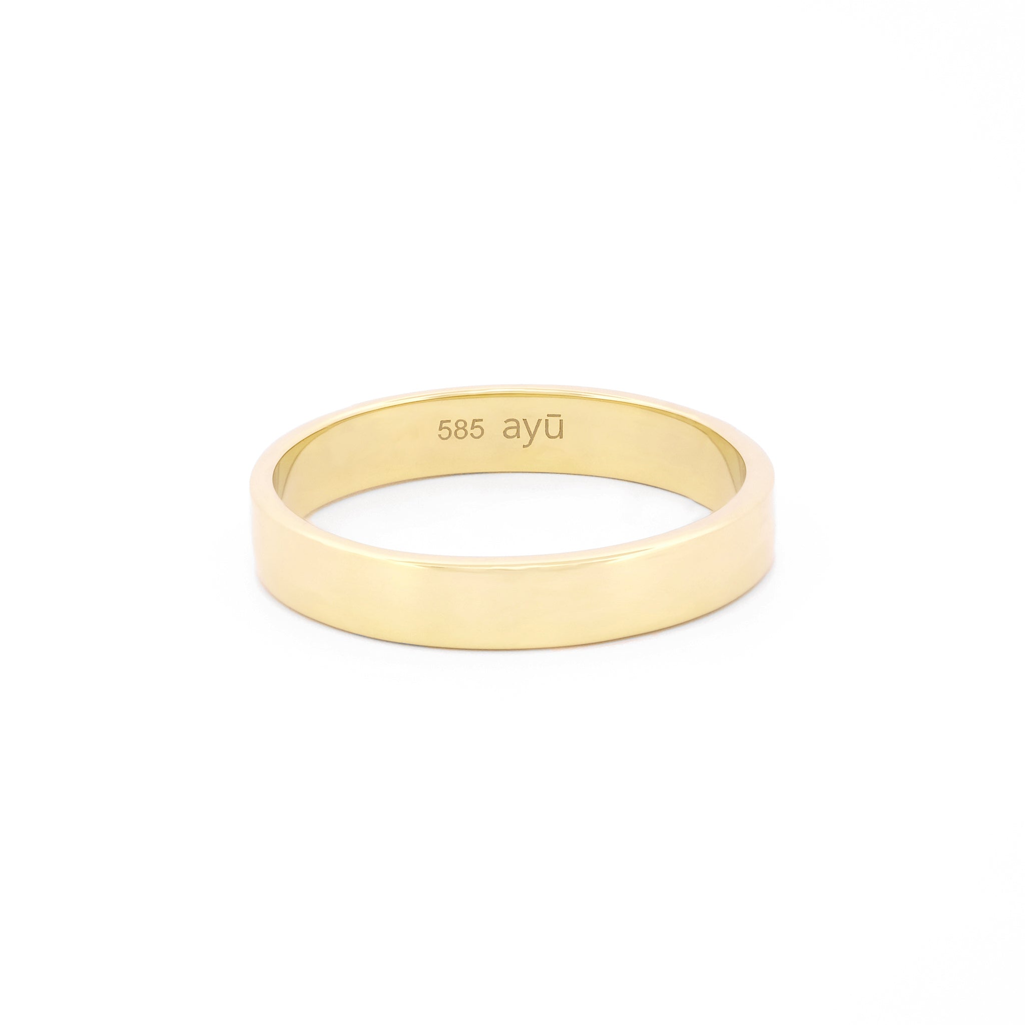 Vorderansicht eines breiten Band-Rings aus 14k Gelbgold auf weißem Hintergrund.