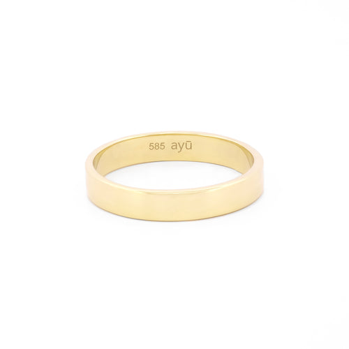 Vorderansicht eines breiten Band-Rings aus 14k Gelbgold auf weißem Hintergrund.