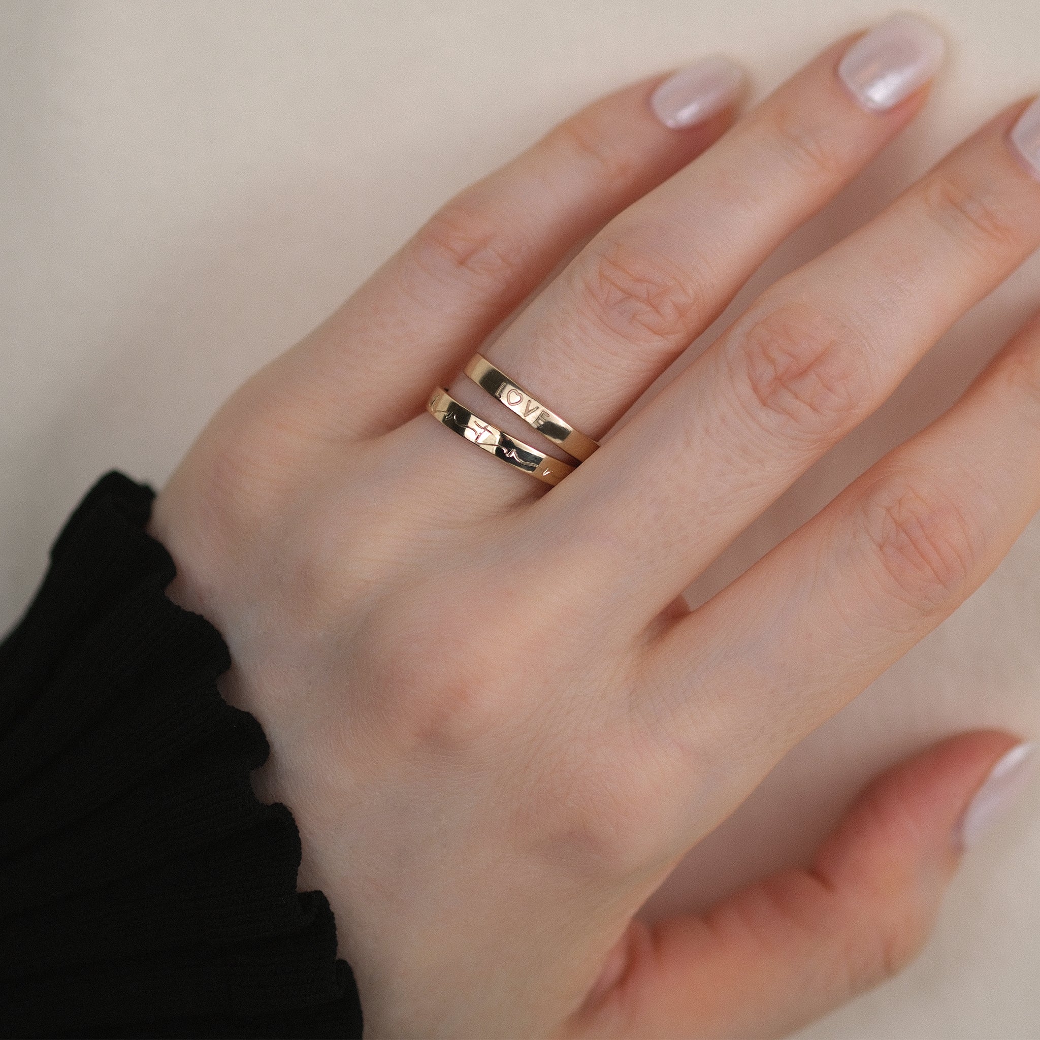 Bandring aus 14k Echtgold mit Hand-Gravur.