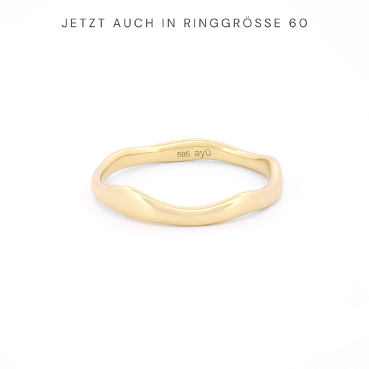 Vorderansicht eines unregelmäßig geschwungenen Rings aus 14k Gelbgold auf weißem Hintergrund.