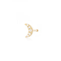 Angewinkelte Vorderansicht des Diamond Moon Studs aus 14k Gelbgold und 5 Diamanten vor weißem Hintergrund.