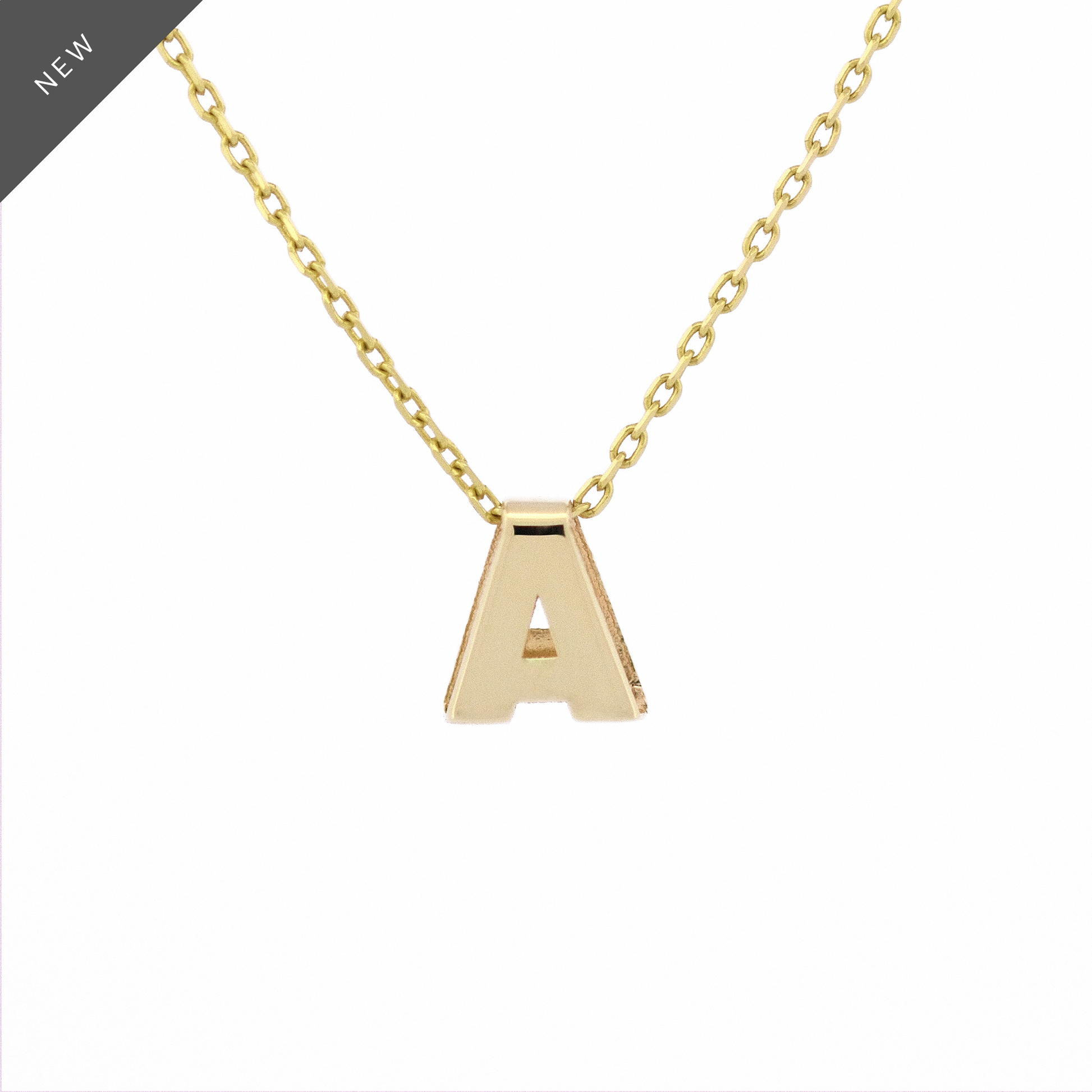 Freisteller Letter Charm Necklace mit dem Buchstabenanhänger A aus 14k Echtgold.