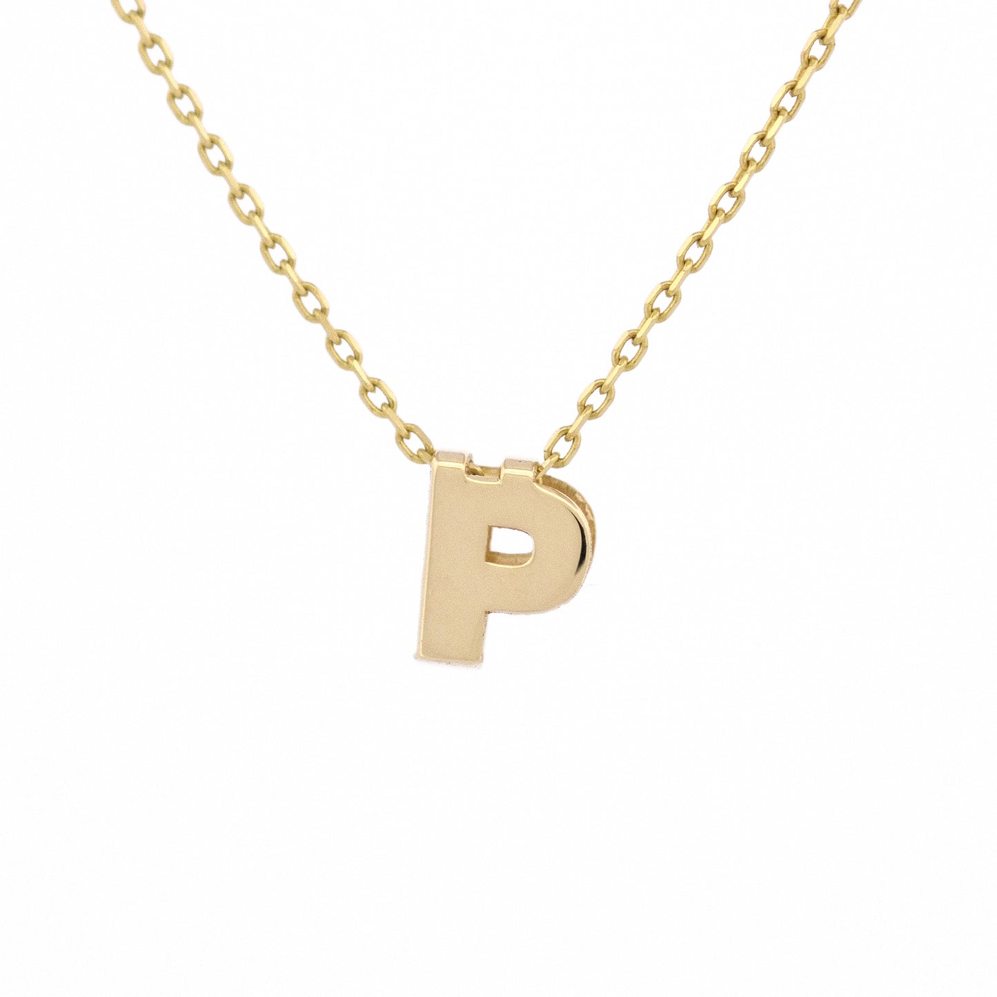 Freisteller Letter Charm Necklace mit dem Buchstabenanhänger P aus 14k Echtgold.